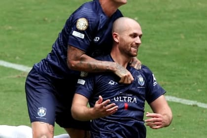 Christian Gray, del Auckland City, celebra tras anotar el primer gol de su equipo en el Mundial