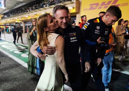 Christian Horner se mostró con su esposa, Geri, después del triunfo de Max Verstappen en el GP de Bahréin, a principios de marzo