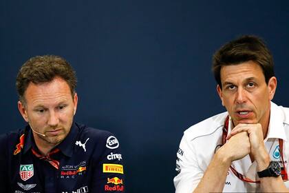 Christian Horner y Toto Wolff, los jefes de Red Bull Racing y de Mercedes, en veredas enfrentadas sobre las razones que provocan el porpoising en los autos de la Fórmula 1
