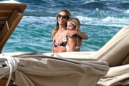 Christine Baumgartner disfrutó de la compañía de amigos en un resort en Hawái