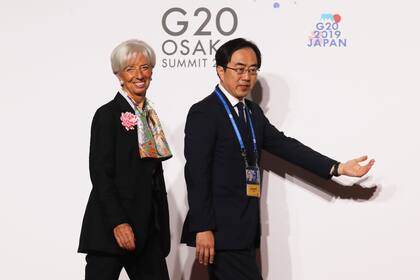 Christine Lagarde al llegar a la foto de familia del G20 en Osaka, Japón