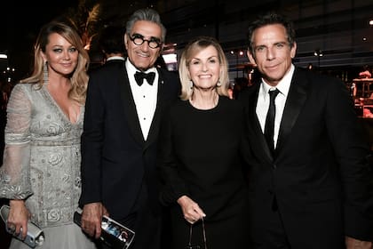Christine Taylor, Eugene Levy, Deborah Divine and Ben Stiller en la entrega de los Emmy Awards en The Microsoft Theater de Los Ángeles