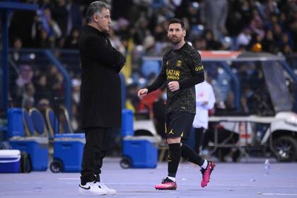 Christophe Galtier, entrenador de PSG, y Lionel Messi: el futbolista argentino no se entrenó por cuarto día y se perderá dos partidos, suspendido por el club
