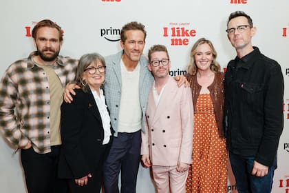 Christopher Candy, Rosemary Candy, Ryan Reynolds, Macaulay Culkin, Jennifer Candy y Colin Hanks, en la proyección del documental John Candy: I Like Me