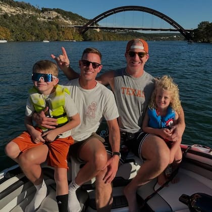 Christopher Landon lleva una década en pareja con Cody Morris, con quien tiene dos hijos, Beau y August (Foto: Instagram @thechrislandon)