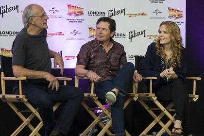 Christopher Lloyd, Michael J. Fox y Lea Thompson, juntos de nuevo