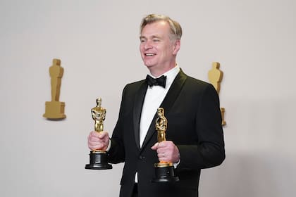 Christopher Nolan, con los premios a mejor director y mejor película