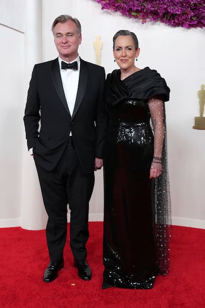 Christopher Nolan, nominado a mejor director, mejor película y mejor guion adaptado por Oppenheimer, y Emma Thomas