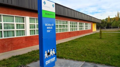 Las chicas atacaron a su compañera a la salida del colegio