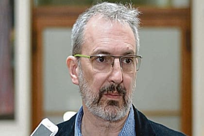 En medio de la pandemia, el ministro de Salud de Chubut, Fabián Puratich, enfrenta un conflicto en los hospitales por retrasos en el pago de sueldos