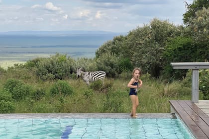 “Teníamos más de 40 mil hectáreas de naturaleza sólo para nosotros. Ahí nos cruzamos con elefantes, leones, jirafas, pájaros y búfalos. Por las noches, organizamos juegos de cartas y backgammon.