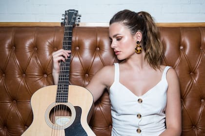 Junto con su amiga Connie Isla, Chule Von Wernich logró saltar de Instagram a los escenarios y ahora de los covers a las canciones propias