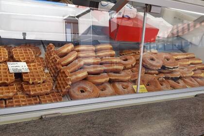 El argentino, además de churros, vende pastelería clásica italiana.