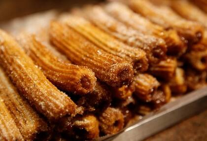 Churros rellenos de dulde de leche en Sabores de la Patria