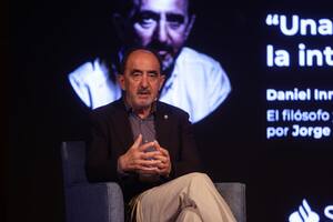 Ciclo de conferencias CIAS. Daniel Innerarity filosofo ensayista Español expuso sobre IA y moderó Jorge Liotti.