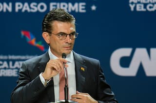 Cien días de gobierno de Paz: eliminación del subsidio a combustibles y reto de atraer inversiones