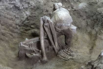 Las posturas de las momias son muy antinaturales