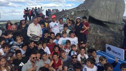 Cientos de chicos participaron en la jornada "TenisXTandil"