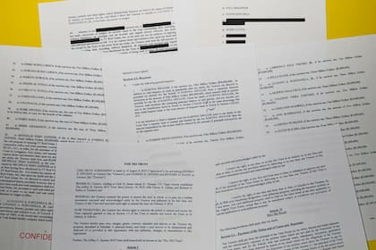 Cientos de documentos revelados por el Departamento de Justicia de Estados Unidos ponen en jaque a famosos y políticos de todo el mundo