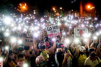 Muchas mujeres vestían remeras amarillas, el color que distingue a las "brigadas de madres"