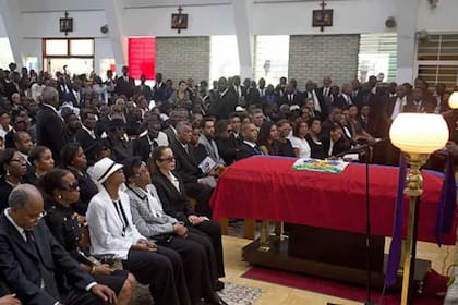 Cientos de personas despidieron a Jean Claude Duvalier en su funeral, en octubre de 2014