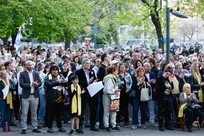 Cientos de personas se reunieron en Parque Centenario