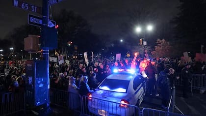 Cientos en la ciudad de Nueva York se movilizaron  en contra del futuro presidente de Estados Unidos, Donald Trump