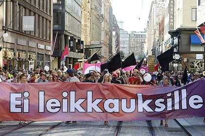 Cientos protestaron en Finlandia contra recortes en el sistema de seguridad social