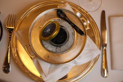 Un plato de caviar era una de las ofertas del menú de "La Bourgogne"