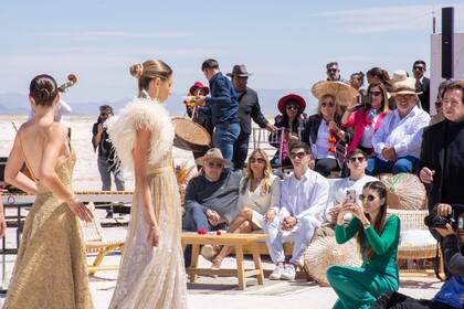 Cierre del Jujuy Argentina Fashion Week en las Salinas.