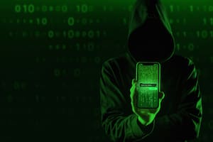 Ciertas señales como el consumo inusual de batería, aplicaciones desconocidas o cambios en la configuración pueden indicar un acceso no autorizado a tu celular
