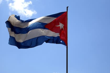 Ciertos migrantes cubanos pueden obtener su green card en EE.UU.