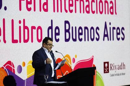 Cifelli durante su discurso en la Feria del Libro