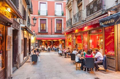 Cifra récord: más de 800.000 argentinos viajaron por turismo a España en 2025