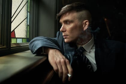 Tommy Shelby enfrenta difíciles momentos y decisiones en la última entrega de Peaky Blinders