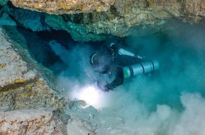 Cinco expertos italianos murieron mientras buceaban en las cuevas de un atolón en las islas Maldivas