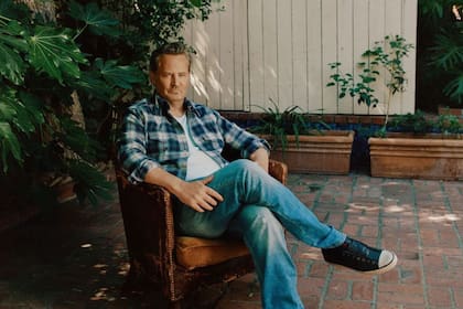 Cinco personas fueron acusadas de la muerte de Matthew Perry; entre ellos, una traficante a la que se la vincula con otro deceso en 2019