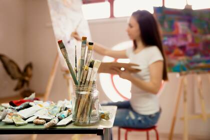 Se otorga apoyo y financiamiento para sostener proyectos artísticos, el pago de servicios y gastos de mantenimiento de espacios culturales