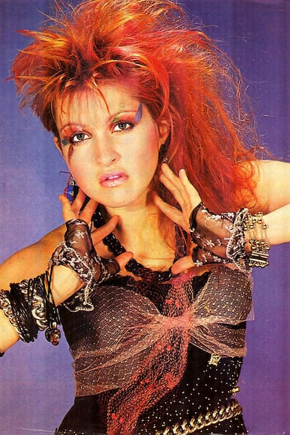 Unos retoques en la letra y la interpretación de Cindy Lauper le dieron otro sentido al tema; primero se convirtió en un hit, luego, en un clásico que la cantante no puede dejar de interpretar 