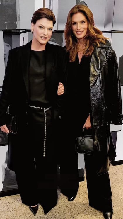 Cindy Crawford y Linda Evangelista se reencontraron en el evento celebrado en Nueva York. 