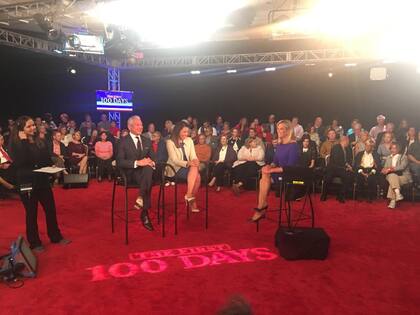 Cindy mantiene una presencia activa en plataformas como X, donde comparte su trabajo y se conecta con la comunidad