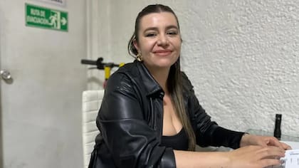 Cindy Ovalle cuenta que hay casos de "pobres ocultos" que todavía pagan por almacenamiento de sus muebles y antigüedades porque aguardan la esperanza de volver a sus épocas de solvencia económica. Foto: José Carlos Cueto / BBC News Mundo