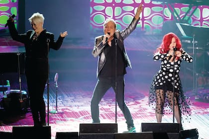 Cindy Wilson, Fred Schneider y Kate Pierson (desde la izq.) en 2016, en vivo en Nueva York. La banda sigue saliendo de gira después de más de cuatro décadas.