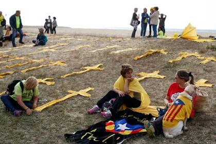 Cintas amarillas en la playa de Mataro, cerca de Barcelona
