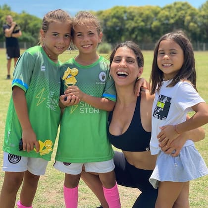 Cinthia Fernández es apasionada por los deportes y le inculcó lo mismo a sus hijas