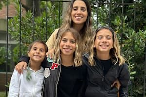 Cinthia Fernández mostró el cierre escolar de sus hijas y un detalle llamó la atención
