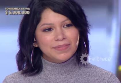 Cinthia tiene 35 años, vive en Microcentro y reveló, en Los 8 escalones, que tuvo cáncer de mama (Foto: Captura eltrece)