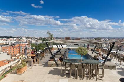 Círculo de Bellas Artes. A 56 metros de altura, entre cúpulas y torres, es un rooftop pionero.