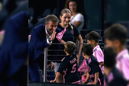 Ciro Messi junto a Beckham (Foto Twitter @brfootball)