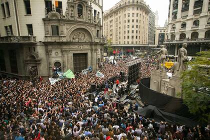 Ciro y Los Persas en Florida y Diagonal Norte. Foto gentileza Sebastián Klein / Gentileza 300 Producciones